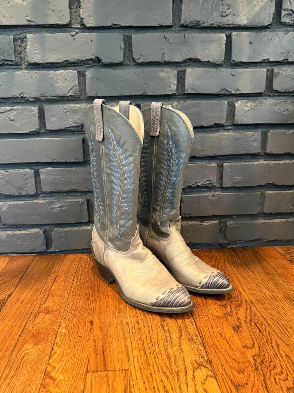 Vintage Gray and Blue Made in USA Lizard Embellished Two Tone Leather Boots 8